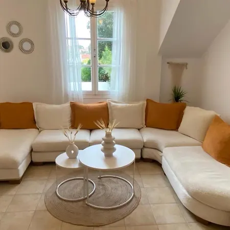 Jenny Stylianou Apartment